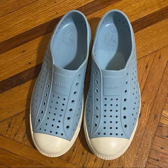 NATIVE SHOES JEFFERSON SKY BLUE SIZE J6 EUC - Picture 3 of 6